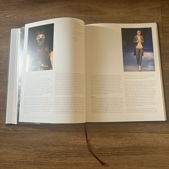 Alexander McQueen Leather Coffee Table book - Picture 8 of 9